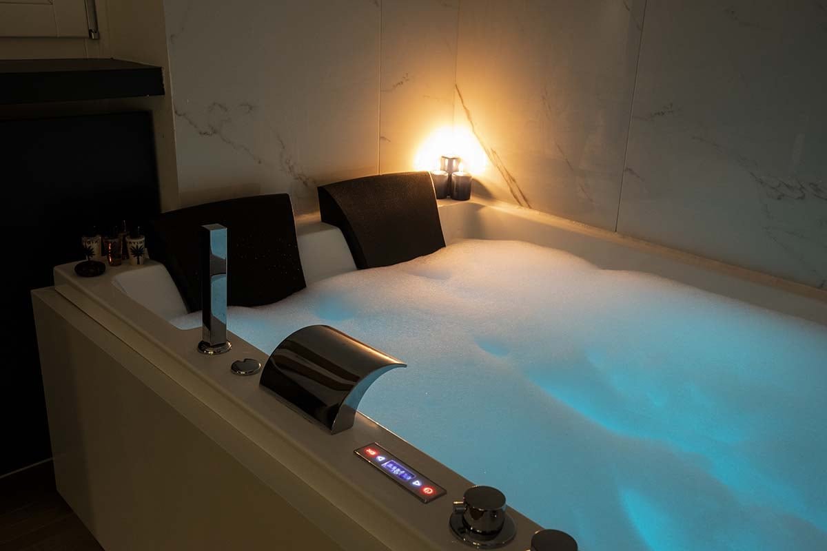 ROMAC Trinity w/ sauna and Jacuzzi-Navona area gallery image 4