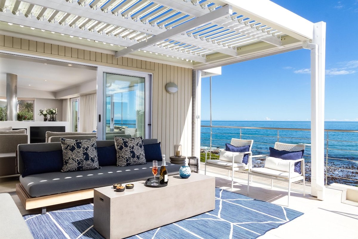 Stylish Villa On Ocean’s Edge, Unique Outdoor Area gallery image 3