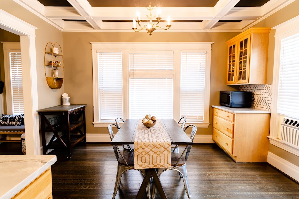 Beautifully Restored 3 bedroom on Park Avenue gallery image 2