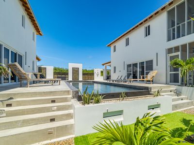 Blue Oasis and Pool Club at Mahogany Bay