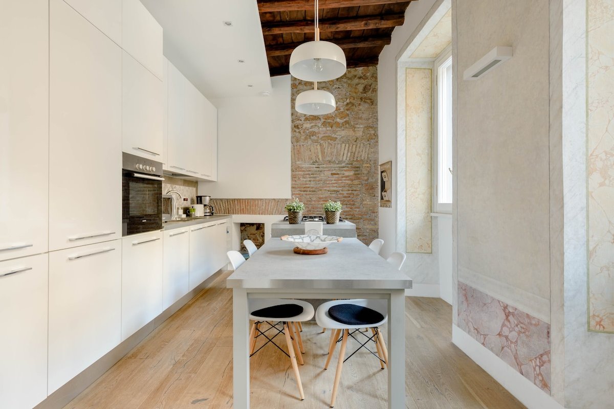Charming Historic Apartment near the Spanish Steps gallery image 2
