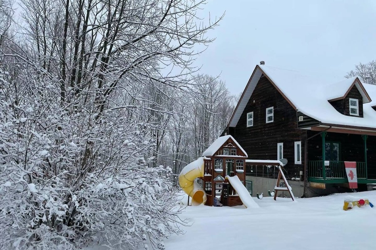 Cozy 4-Bedroom Heaven for Relaxing Getaways gallery image 5