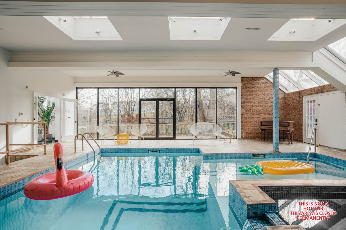 Toronto Vacation | ➊ The One Toronto Villa