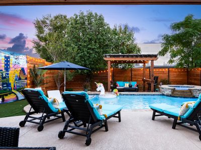 Luxury Pool & Spa Oasis | 5mi to Downtown ATX