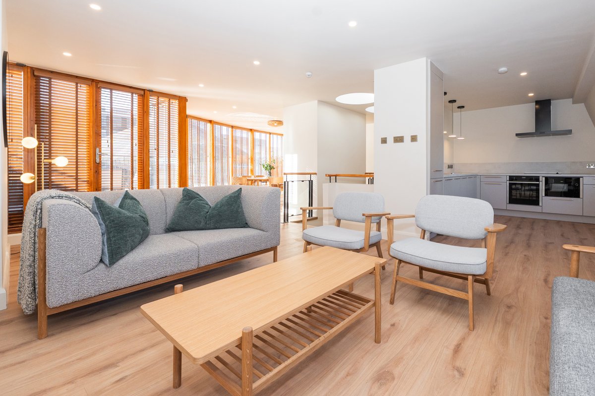 Stunning Large Penthouse in a Perfect Location