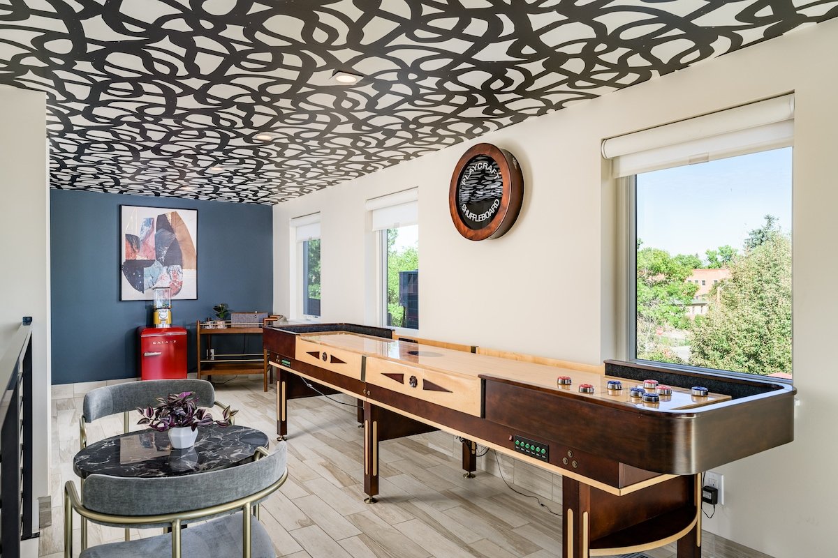 Wyandot House: Rooftop Hot Tub, Theater, Game Room gallery image 3