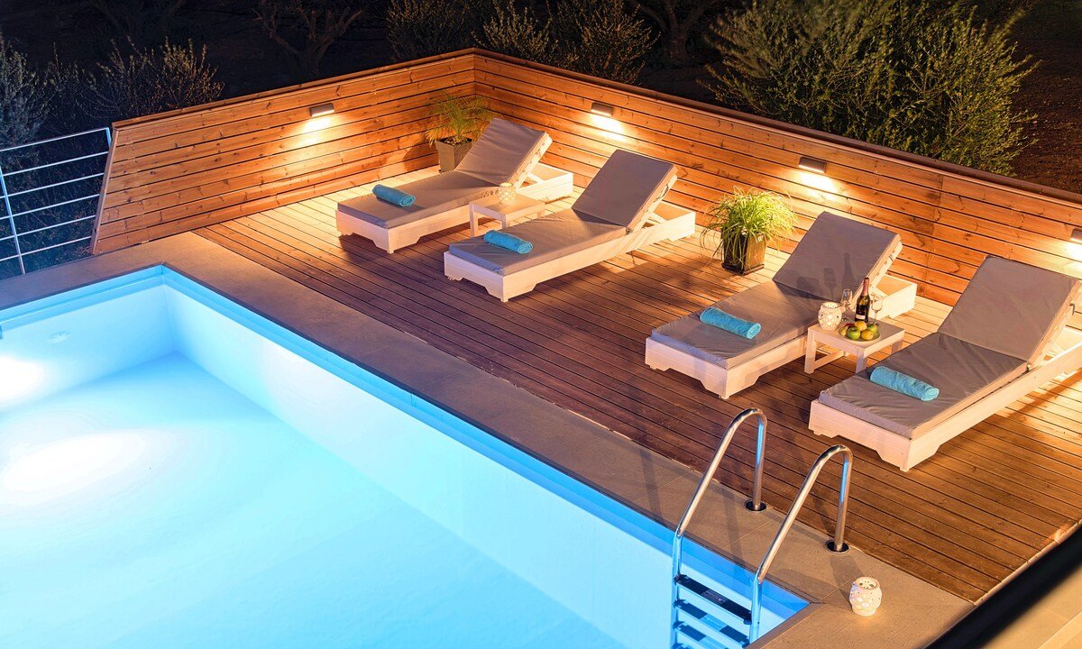 Etoile Villa Heated Pool gallery image 4