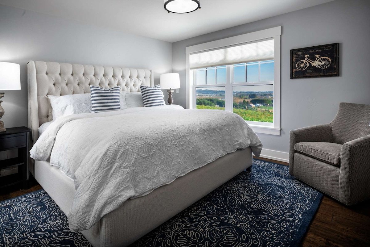 Vineyard Views, Four Master Suites, Free Tastings gallery image 2