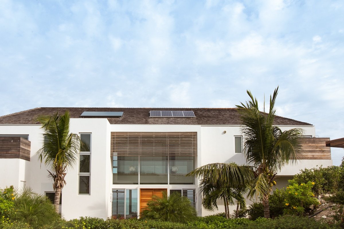 Beach Enclave North Shore V2 – 5B Beachfront Villa gallery image 4