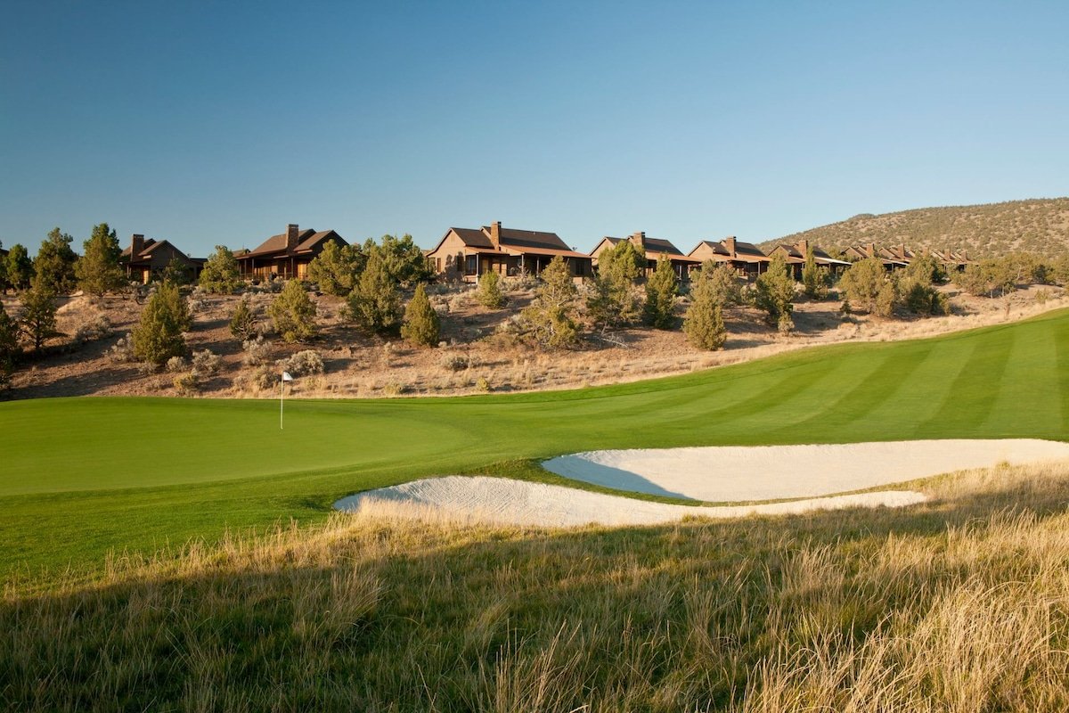 Spacious 3BD/3.5B Cabin w Hot Tub at Brasada Ranch