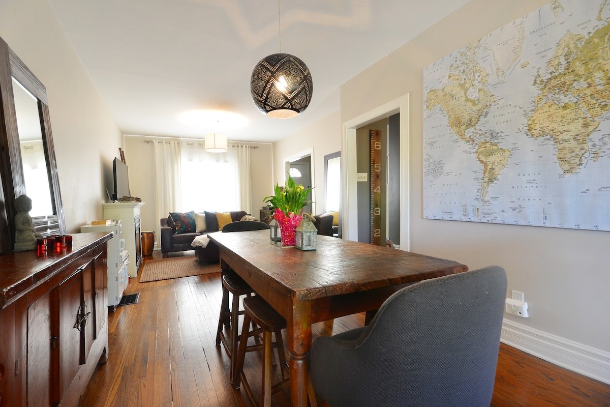 Upper Beach House Overlooking Park with Parking gallery image 2