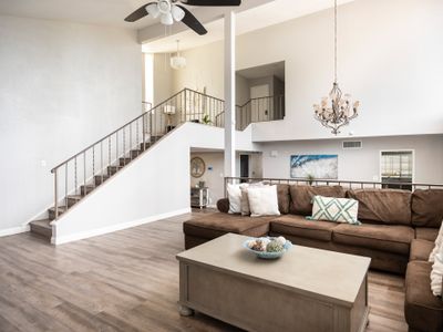 Vegas Oasis Near Strip – 5bdr. 4.5 Bath