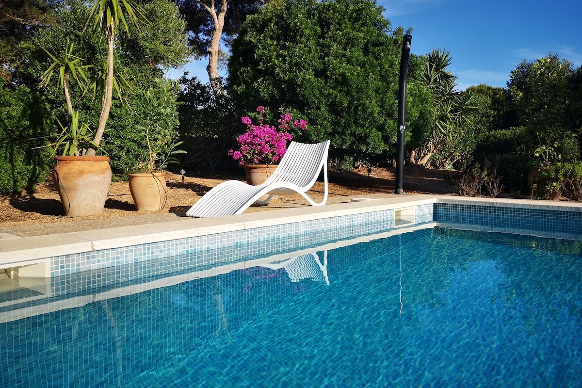 “ESCALe MINORQUINe” : villa de charme plage à pied gallery image 3