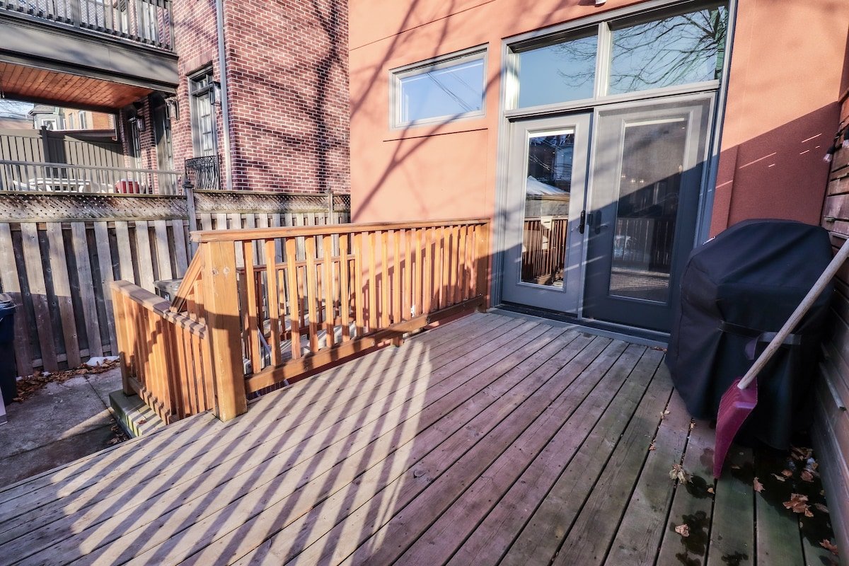 Modern Victorian w/Parking by UofT & Rogers Center gallery image 5