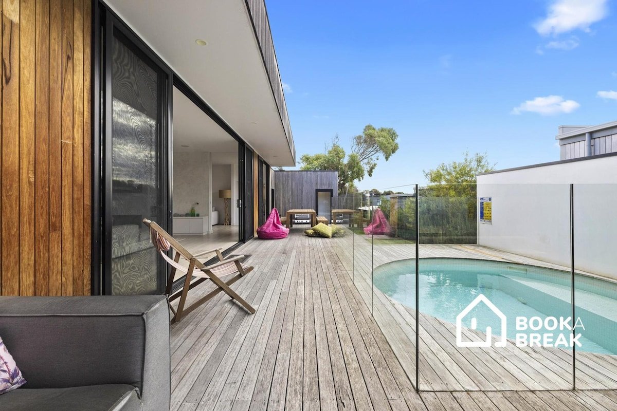 Aqua Luna – Stylish Retreat by Koonya Ocean Beach gallery image 3