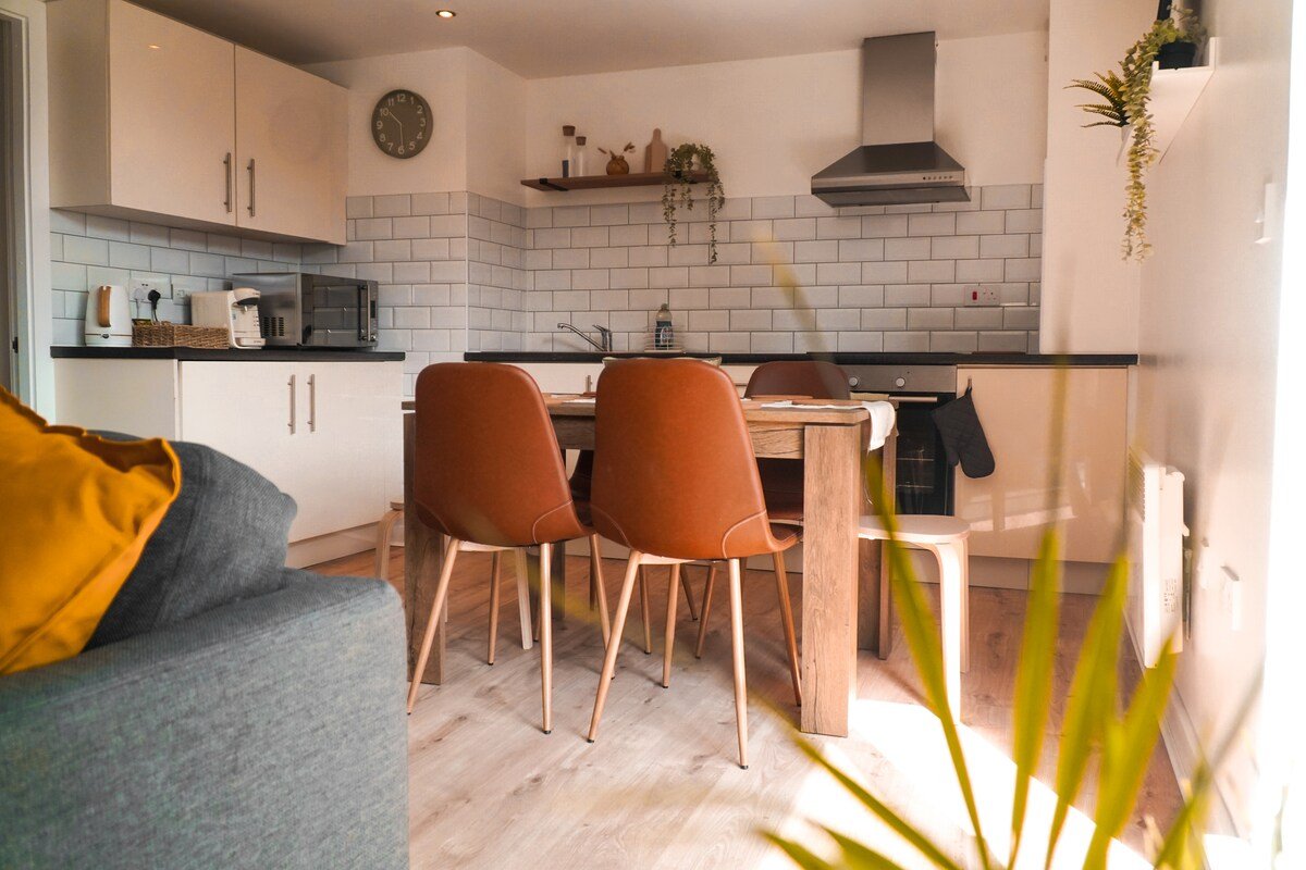 Modern Apartment in Ancoats, MCR gallery image 4