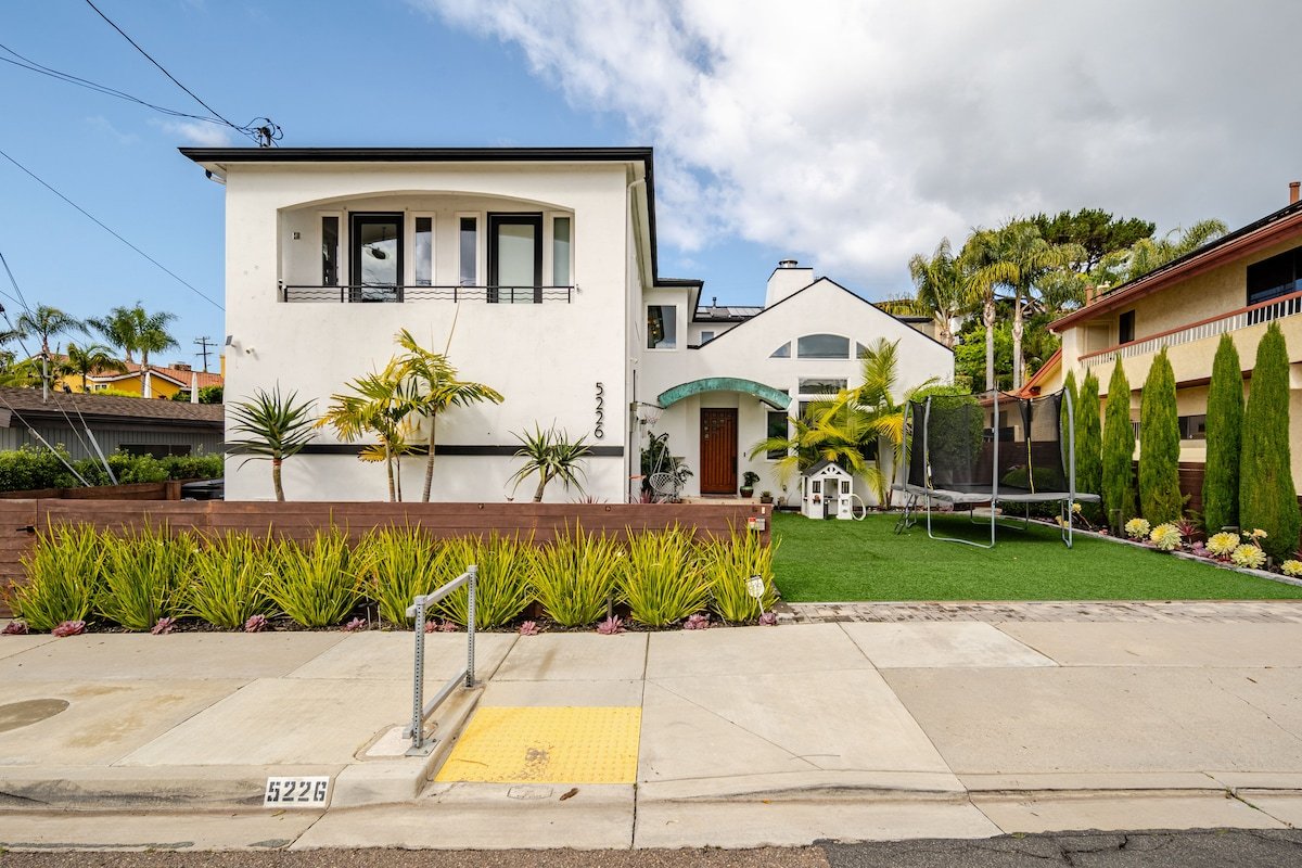 Pacific Beach Family Fun House gallery image 3