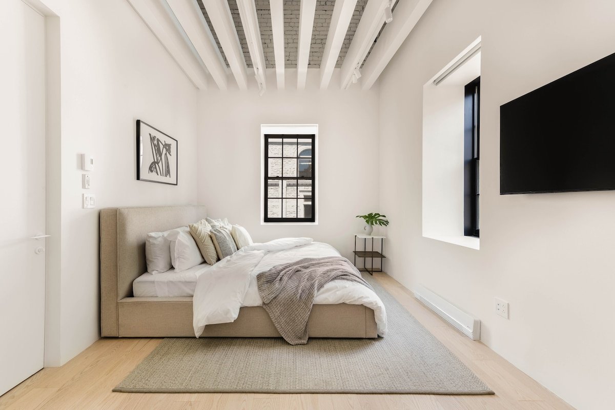 Maison Mont – 4BR Townhouse + Private Terrace gallery image 2