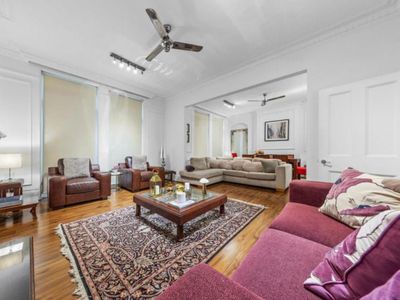 Stunning 3 Bedroom 3 bathroom Edgware Road