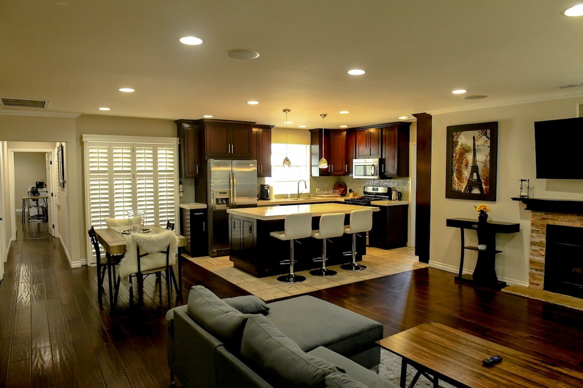 Amazing house for large group gallery image 2