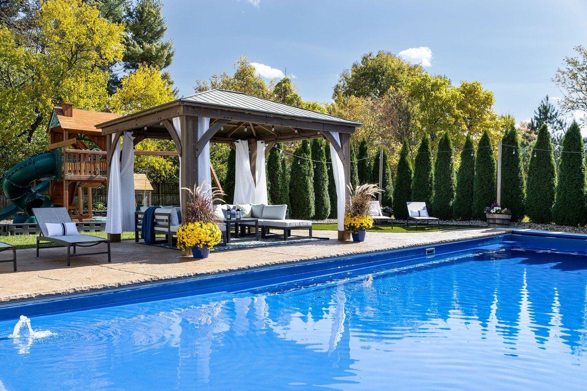 Pool & Hot Tub! -2 King Bed Suites -Private oasis