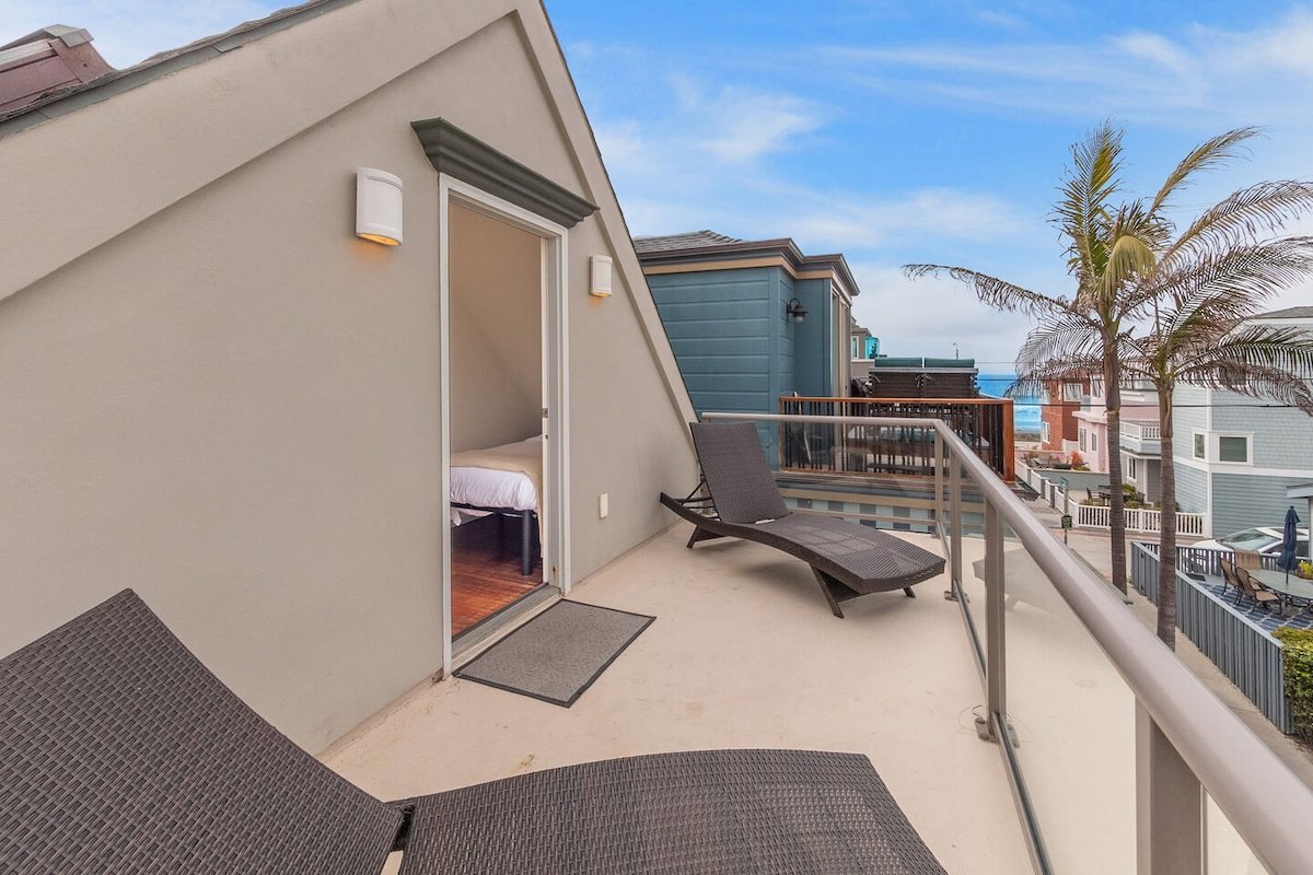 Ocean View Beach Haven! Pet Friendly & Steps2Beach gallery image 4