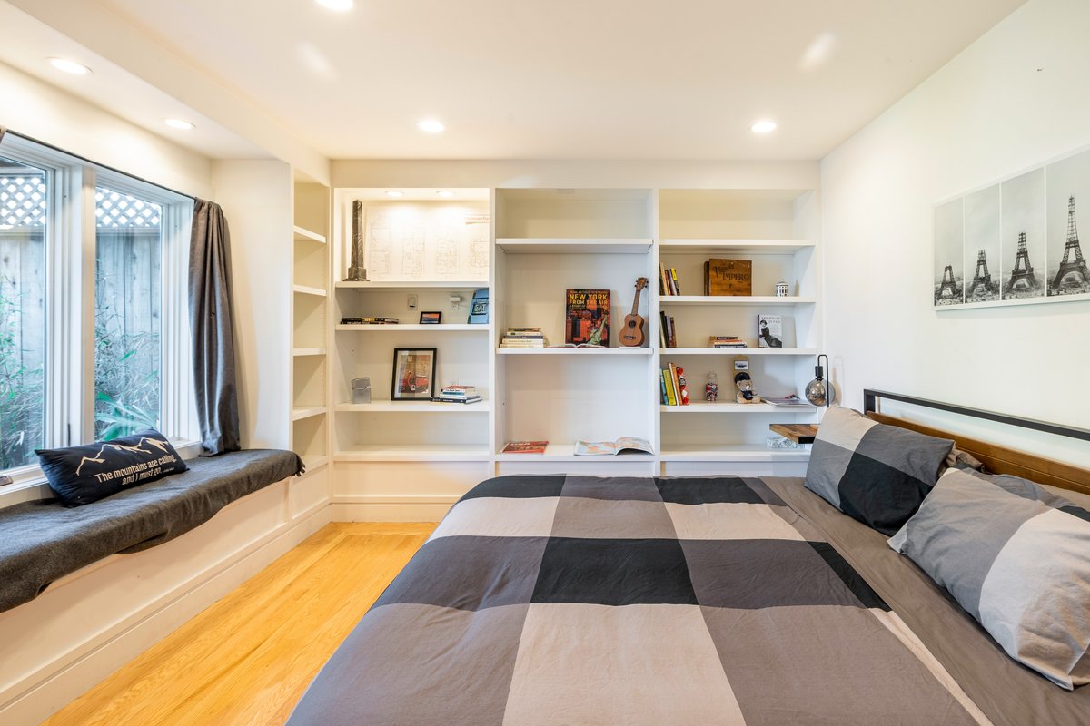 3B/2B Private Modern House w/ garage+deck+yard