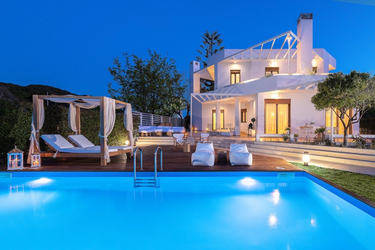 Love White Villa gallery image 2