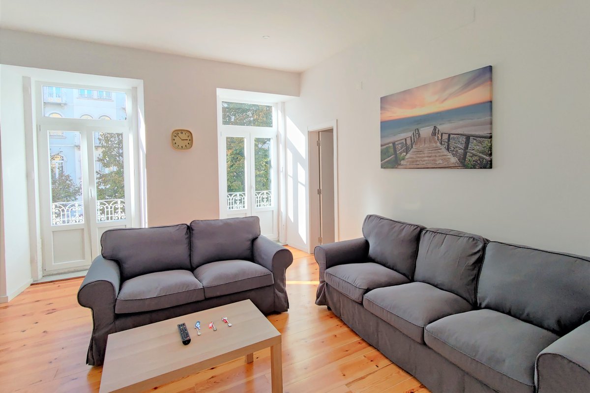 New! Kings Apartment IV w/ exterior Patio