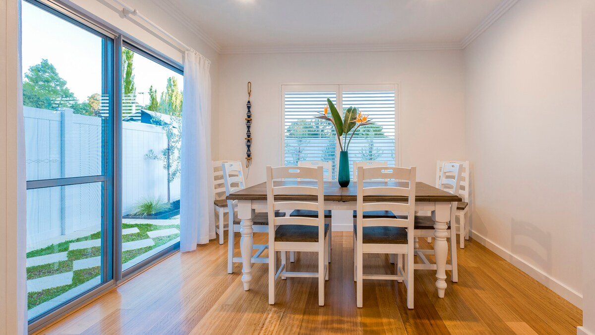 Little Hamptons—Beachside Retreat near Town Centre gallery image 4