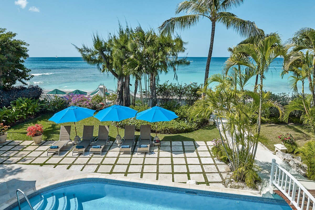 4-Bed Beachfront Villa with Private Pool gallery image 2