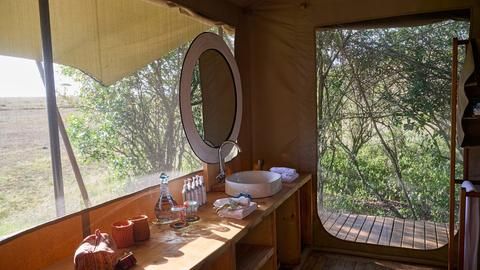 Saruni Wild - Family tent bathroom