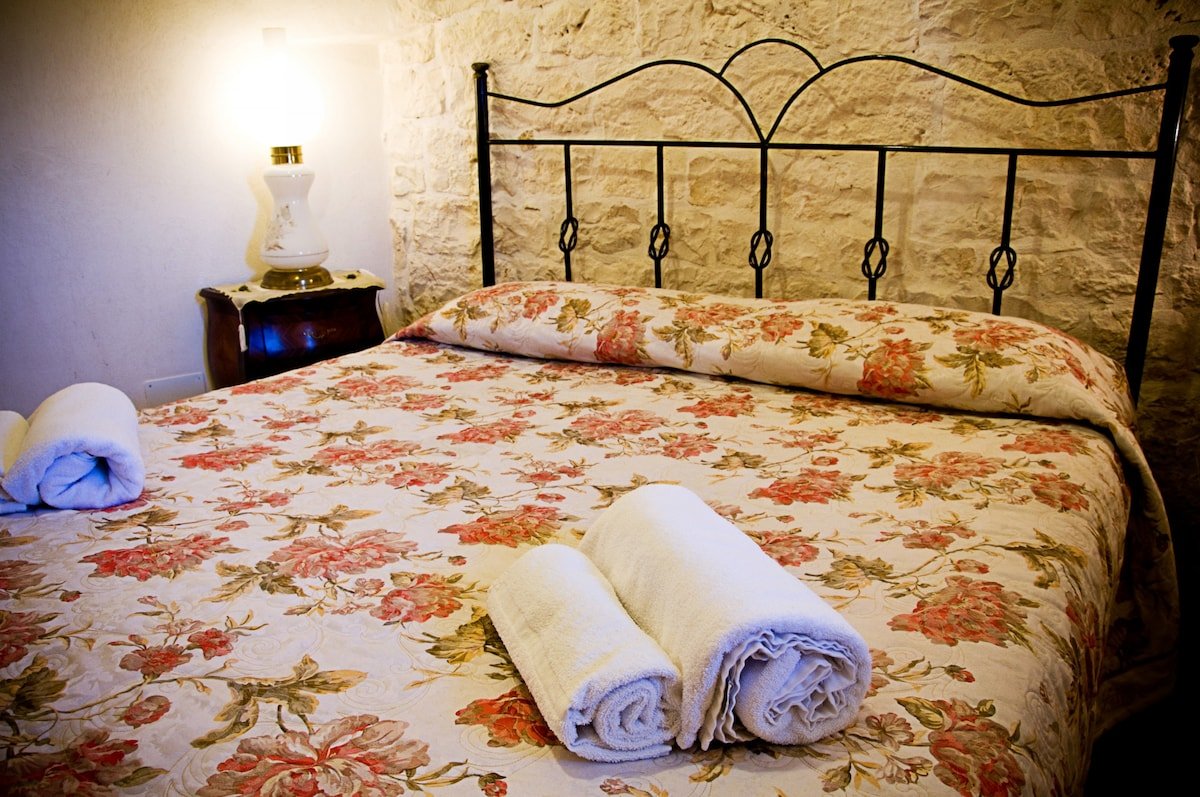 Private Villa with swimming pool and vineyard gallery image 5