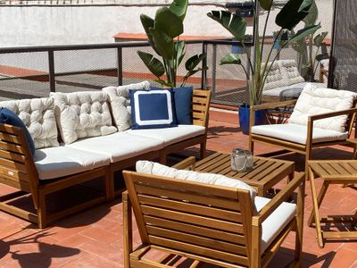 Sunny 2BR w/ Terrace, Pool & A/C – Central BCN