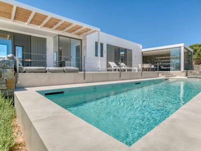 Cocomo 3+4 | Two suites w. Private Pool & Sea View