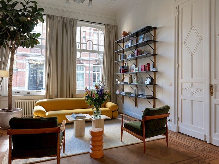 Art Nouveau huis in Zurenborg wijk. gallery image 2