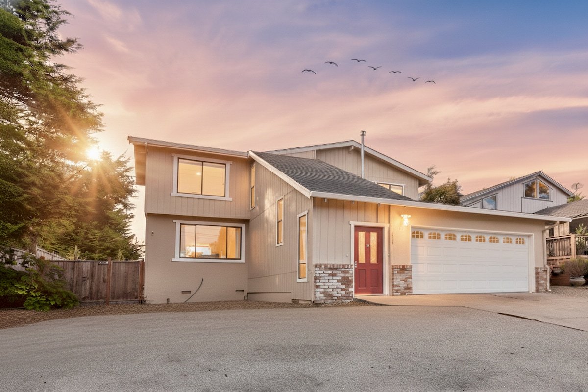 3,000+ sqft | Walk to beaches, tidepools | Pets OK gallery image 2