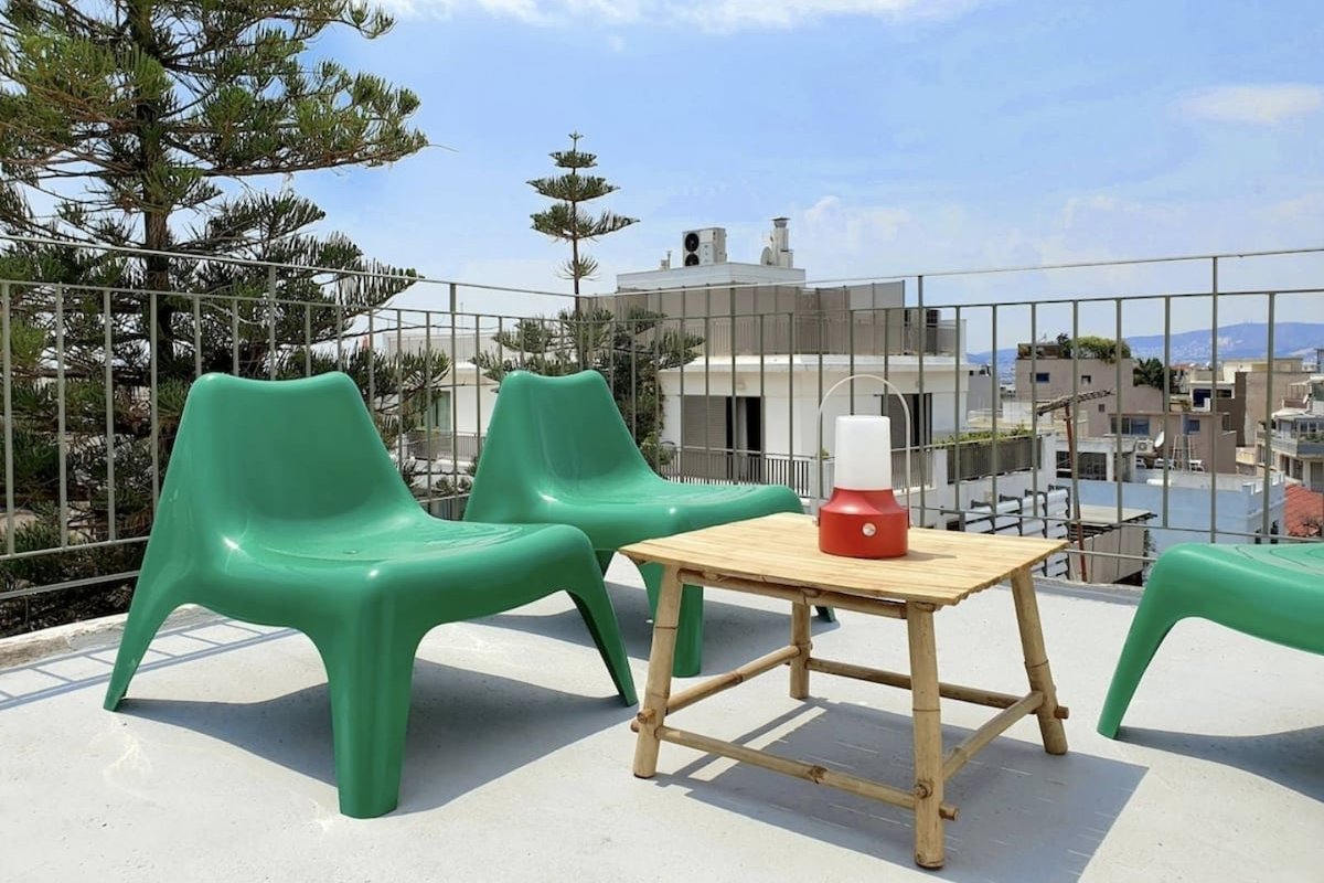 Entire 3-floor Building in the Heart of Psyrri gallery image 3