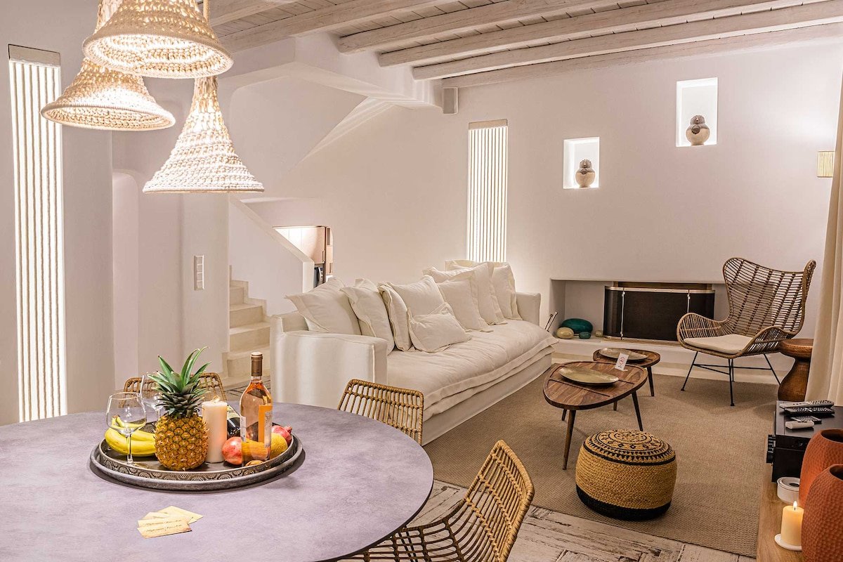 Iakinthos Luxury private Villa by Mykonian Kazarte gallery image 5