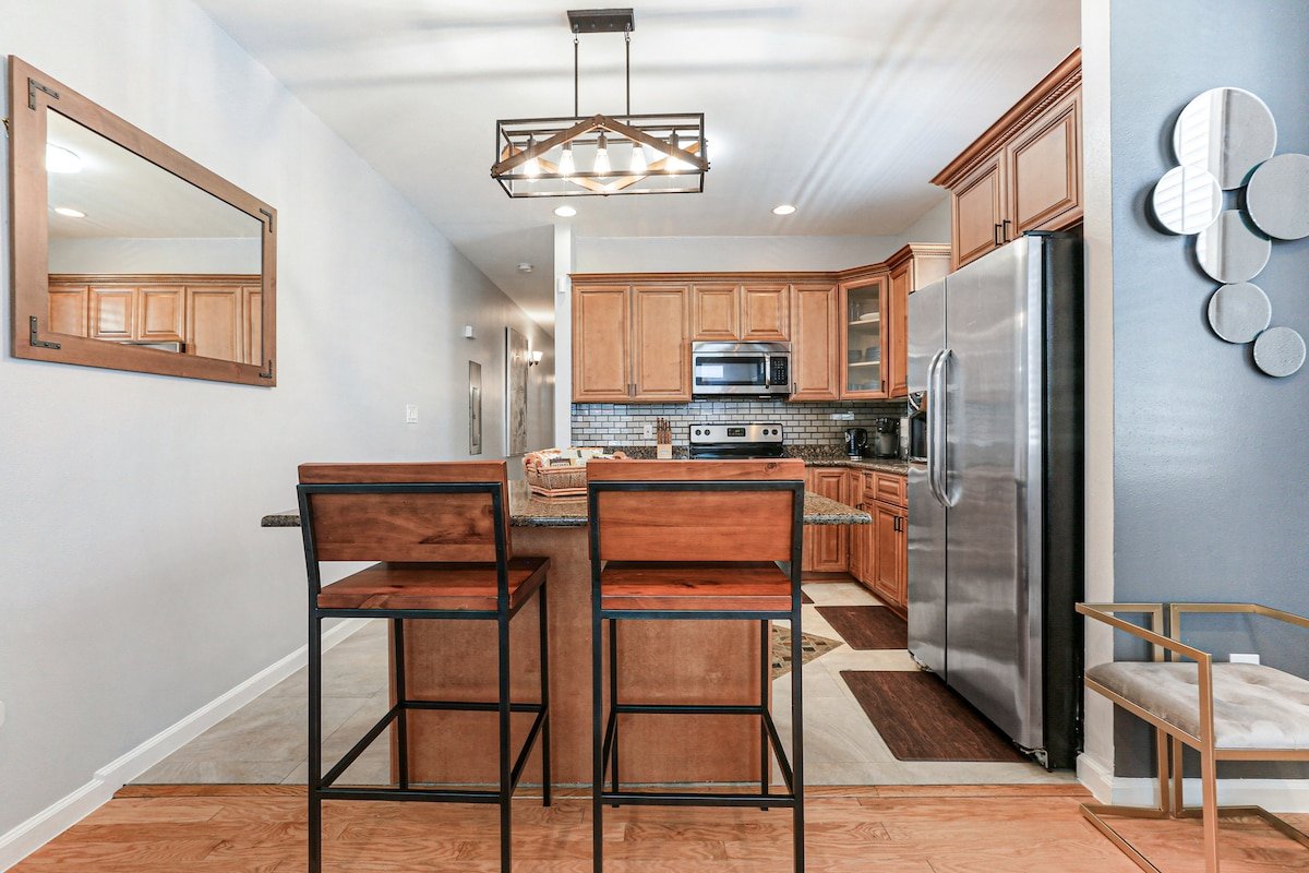 Enchanting Uptown Getaway gallery image 5