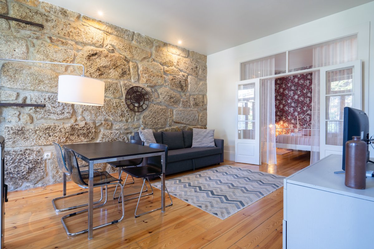 5 Captivating Flats w/ Garden by HostWise