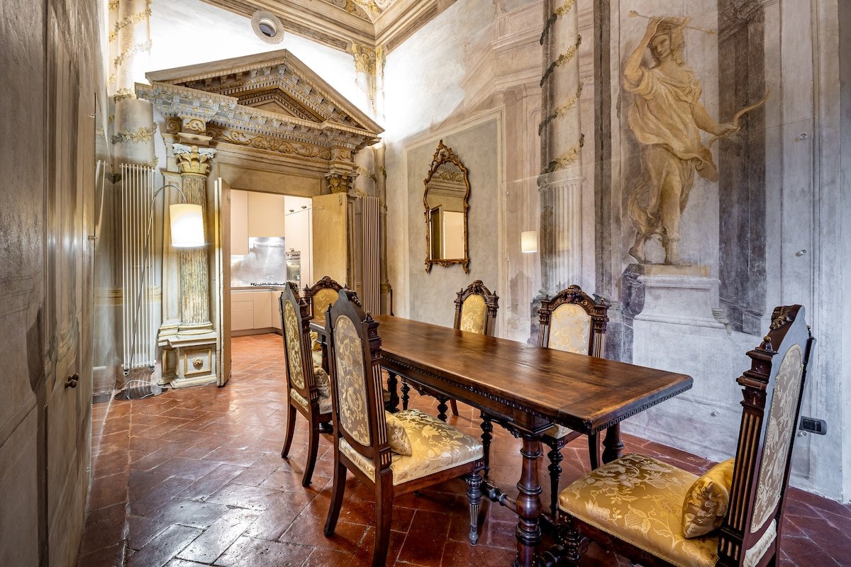 YID luxury near Ponte Vecchio gallery image 2