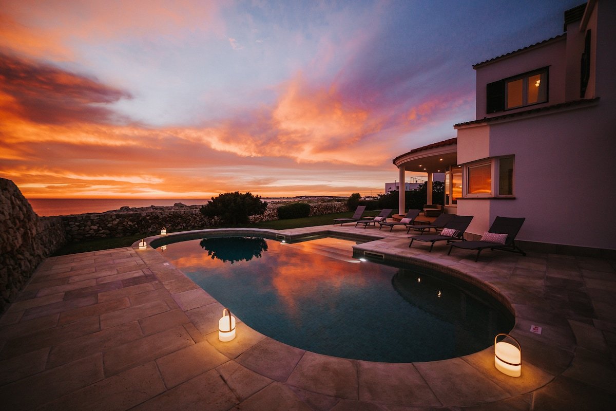 OCEANFRONT MEDITERRANEAN LUXURY VILLA IN MENORCA gallery image 2