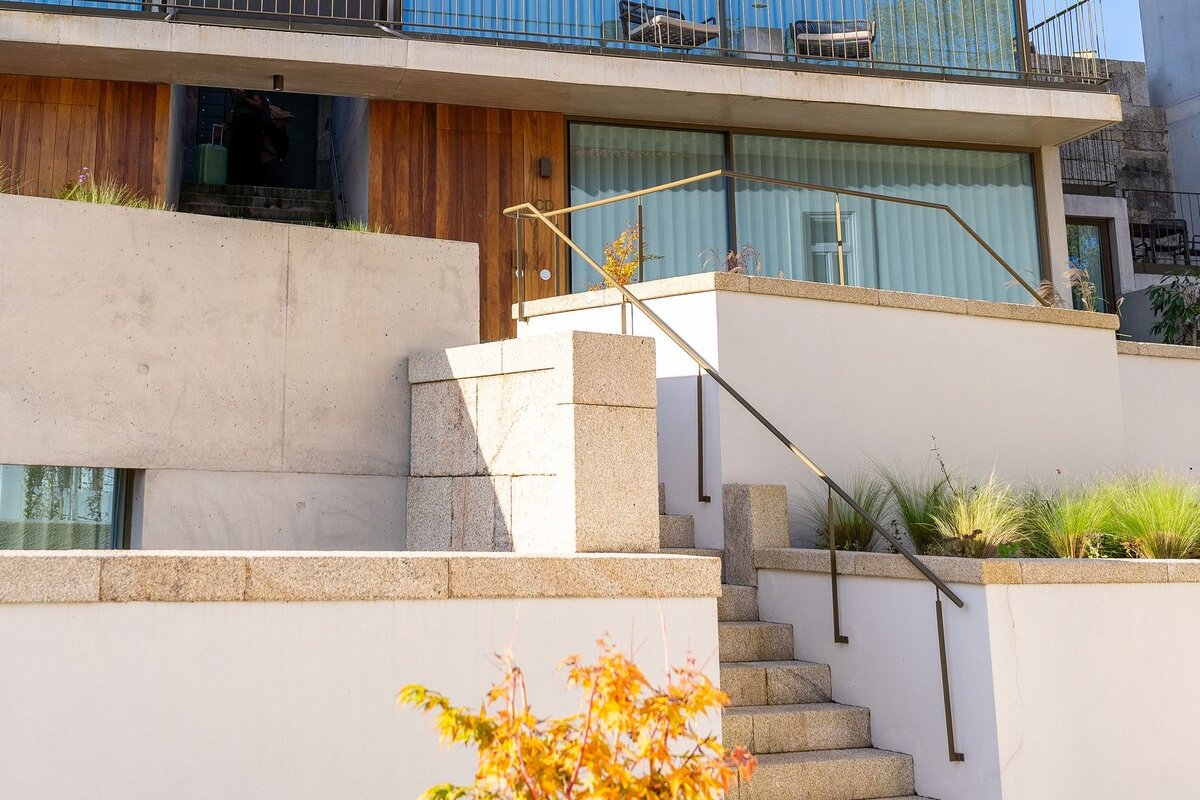 The Meadow – Luxe Duplex – Pool gallery image 4