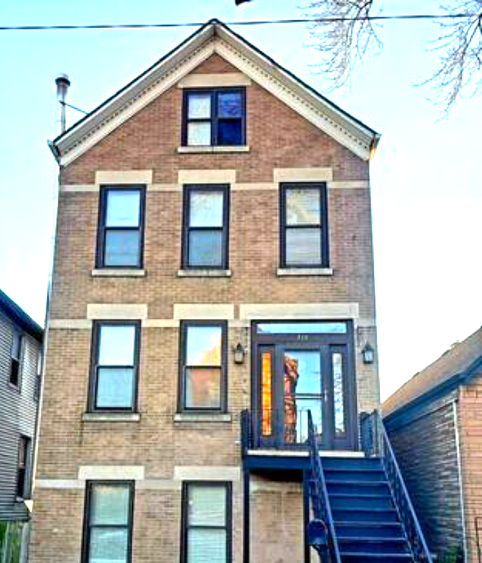 Chicago’s Bridgeport Huge 4 Story w/Garage Parking