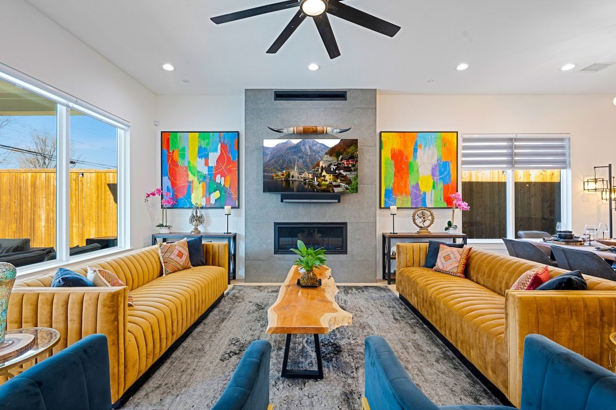 Oak Lawn Prestige! Pool, Spa & Private Concierge