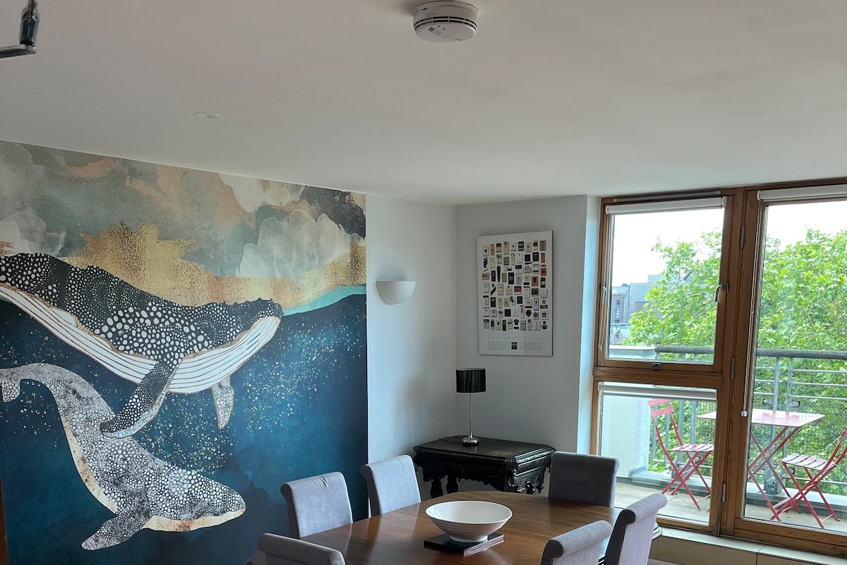 Outstanding, panoramic views of Bristol’s harbour. gallery image 5