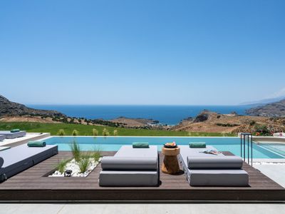Villa 7 Seas – With Amazing View – Heated Pool