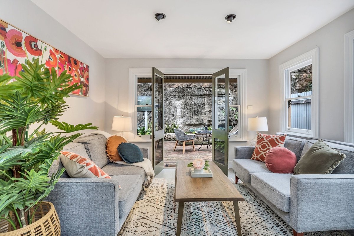 Historic Elegant Terrace at Observatory Hill gallery image 2