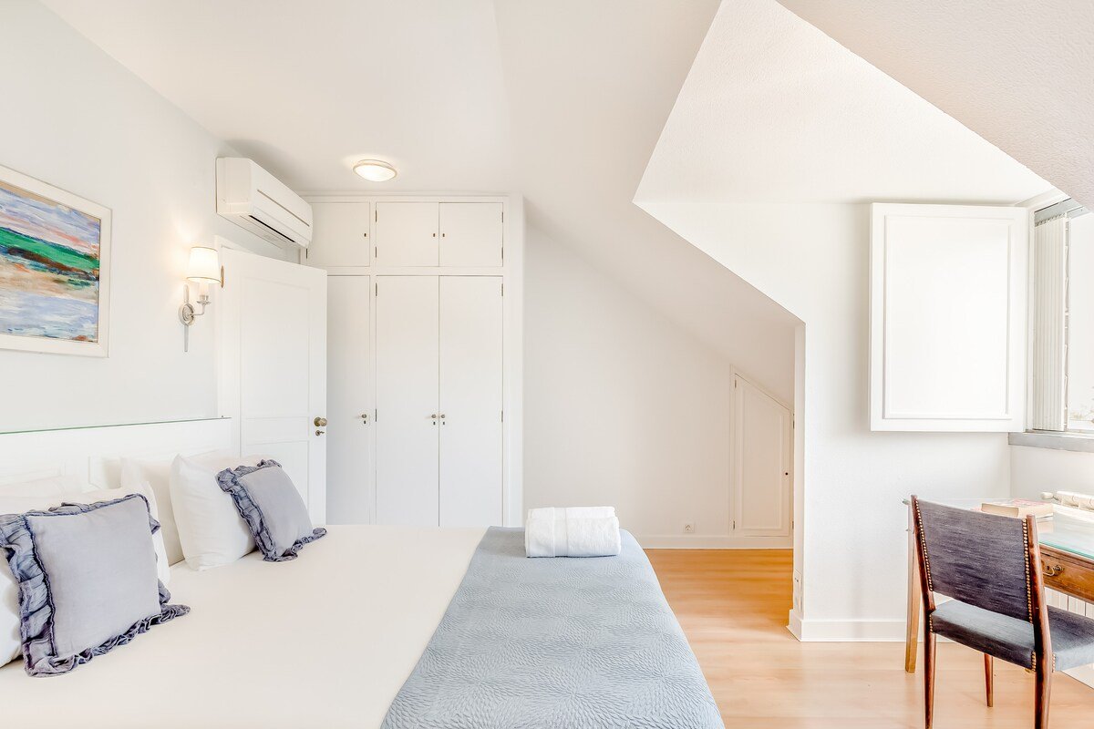 House with Magnificent Sea View and Heated Pool gallery image 5